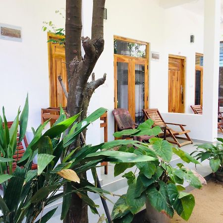 Tropicana Home Stay Baía de Arugam Exterior foto