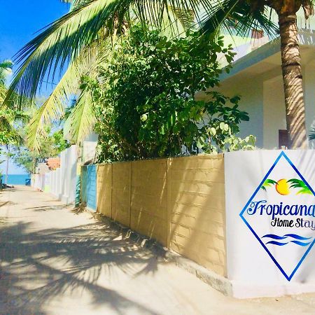 Tropicana Home Stay Baía de Arugam Exterior foto