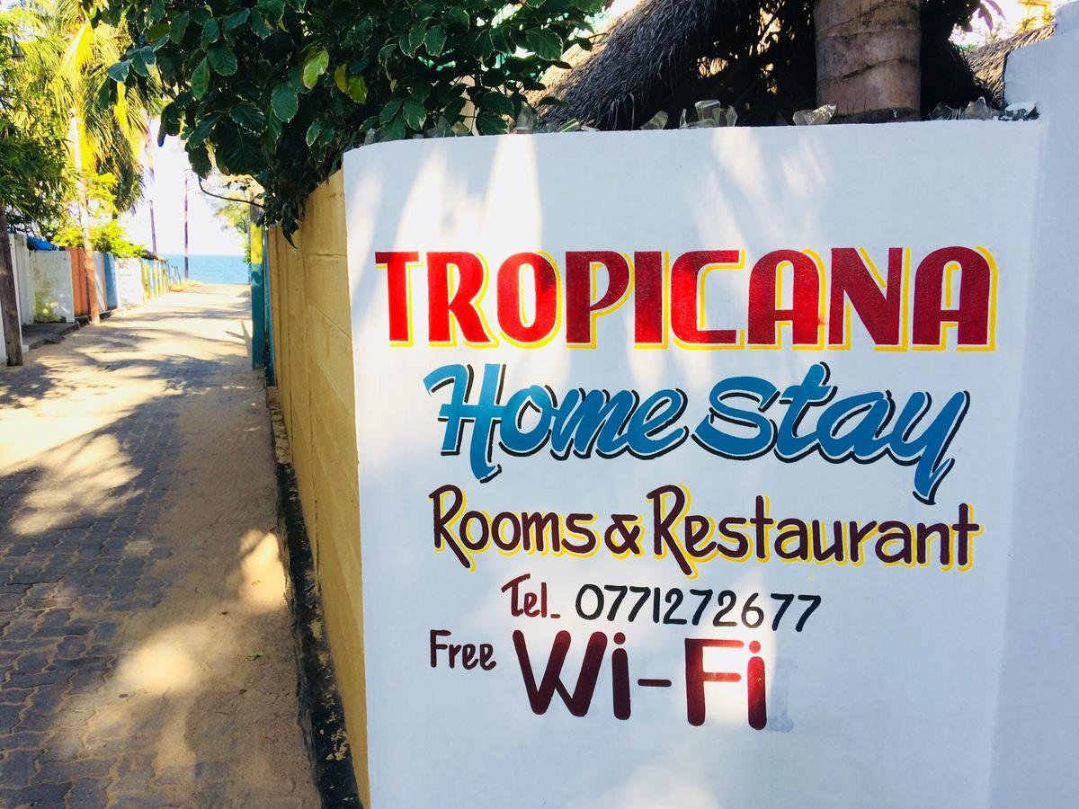 Tropicana Home Stay Baía de Arugam Exterior foto