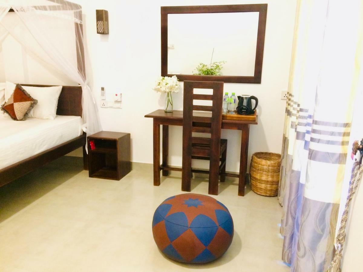 Tropicana Home Stay Baía de Arugam Exterior foto