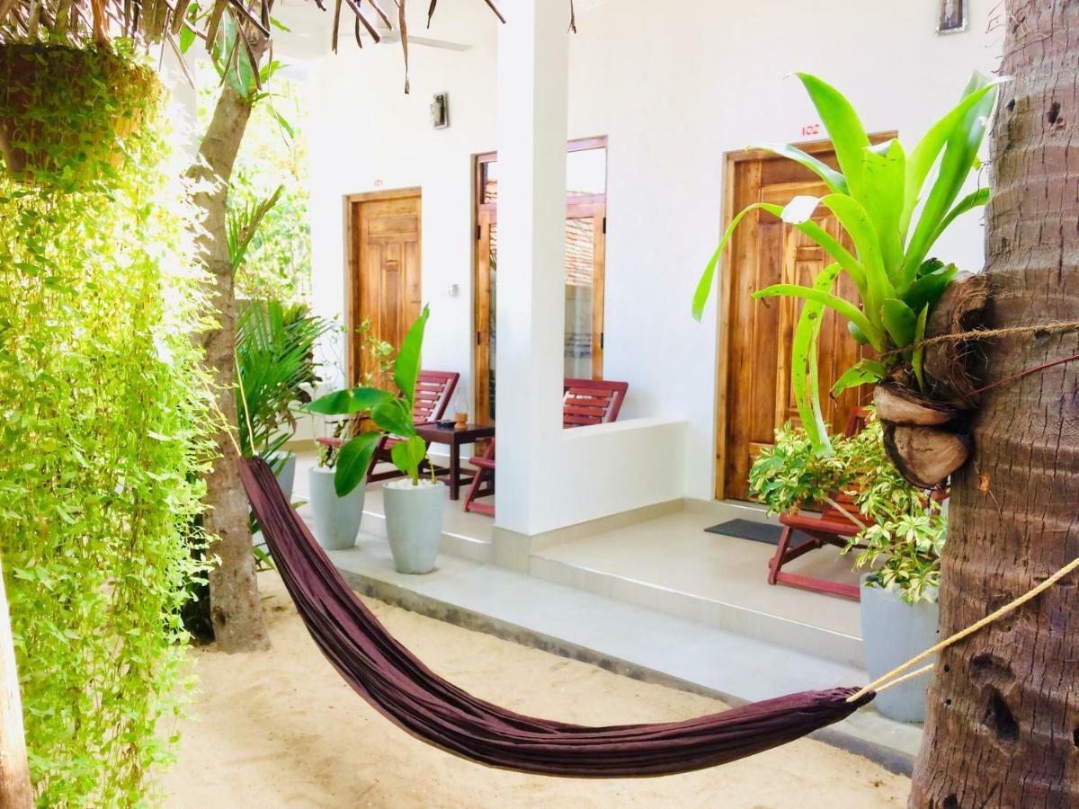 Tropicana Home Stay Baía de Arugam Exterior foto